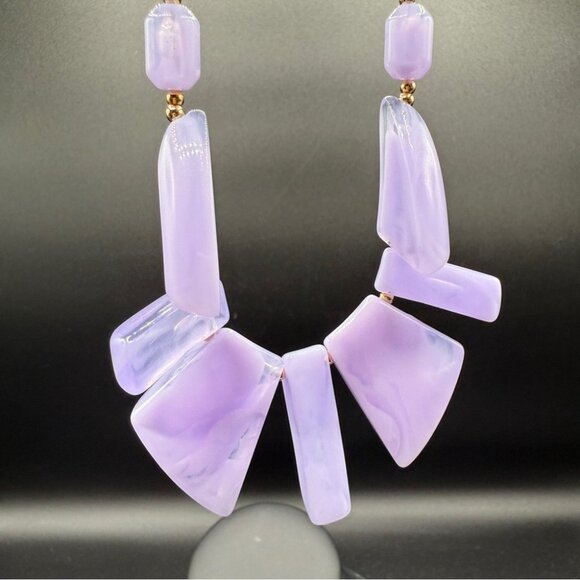 Vintage Lilac Purple Lucite Geometric Abstract Chunky Necklace - Picture 4 of 15